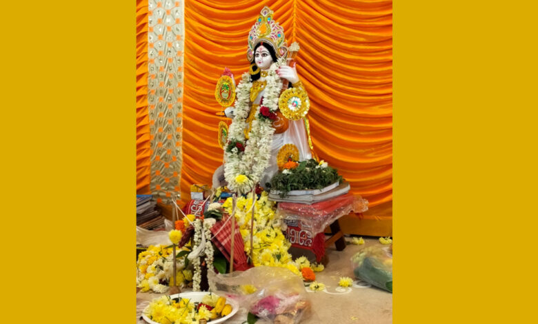 Alaapi organised Saraswati Puja on the occasion of Basant Panchami.